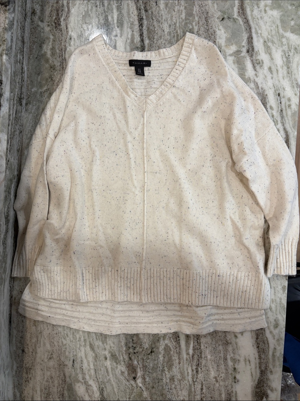 Tahari Off White V Neck Sweater Size 1X